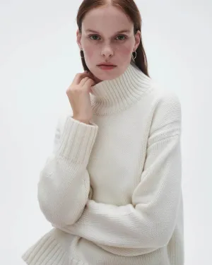 Cozy Turtleneck in Cream