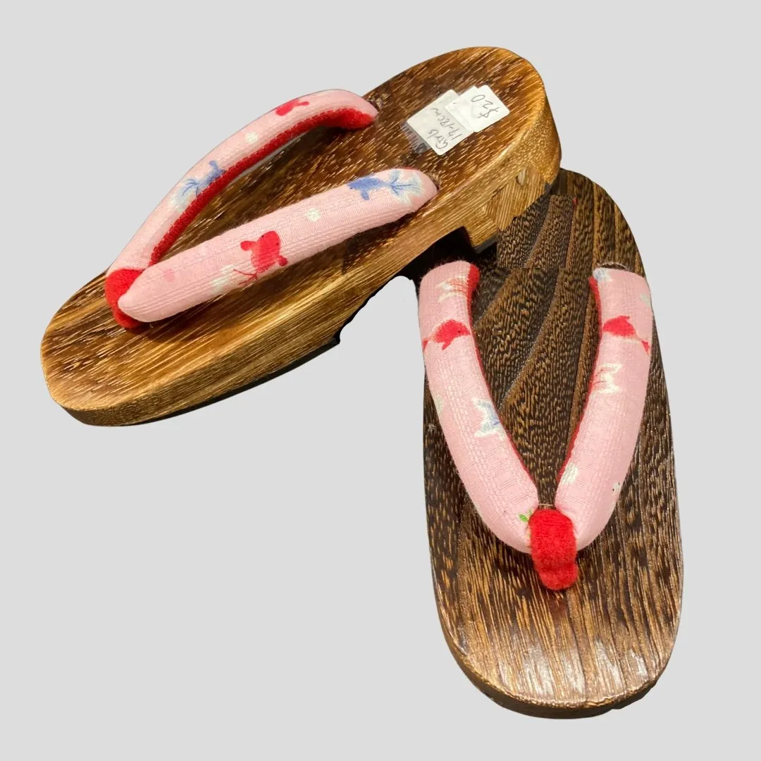 Kid's Wooden Geta Sandals - Pink koi fish
