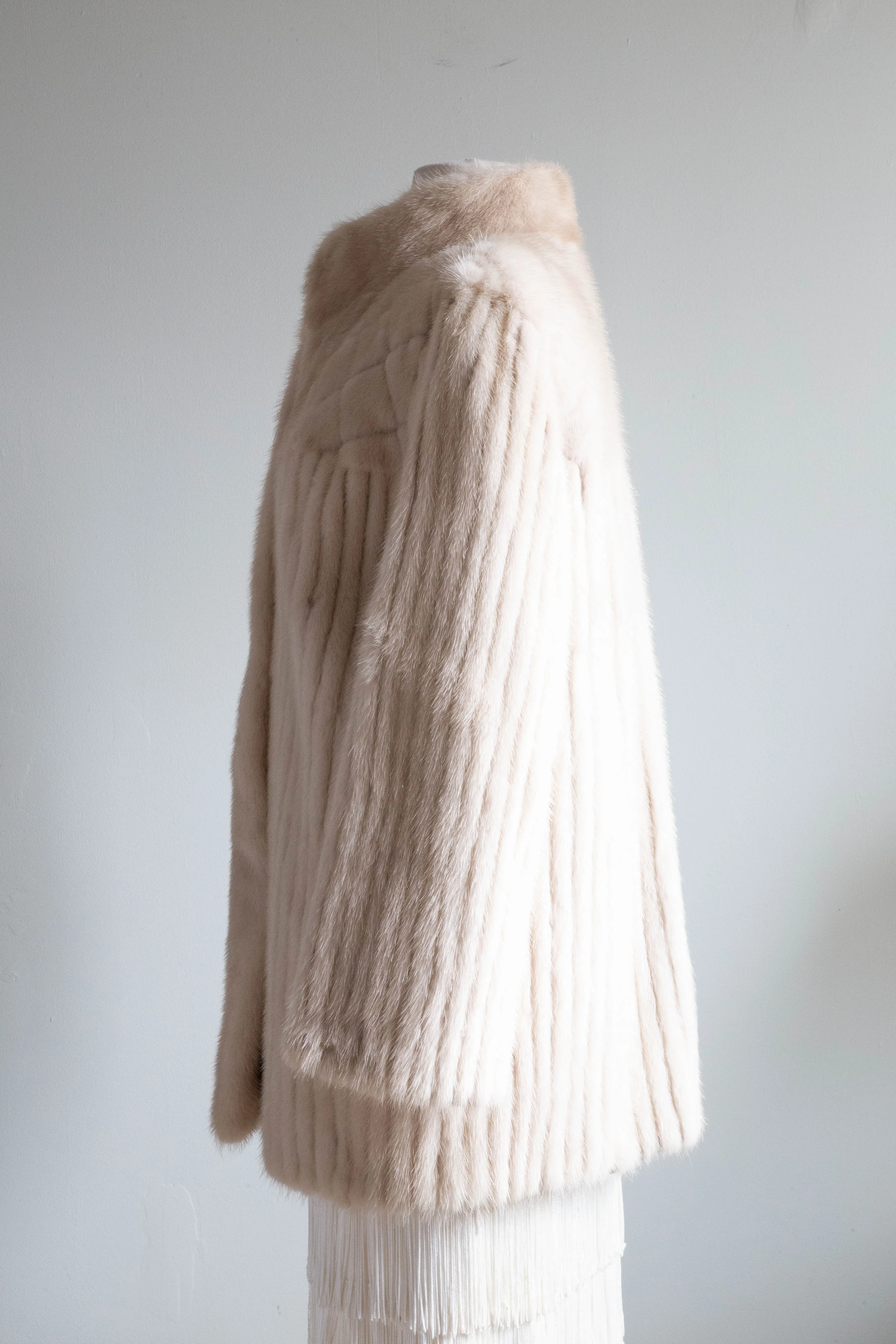 Luxurious 1970's Pearl Blond Mink Jacket / Medium