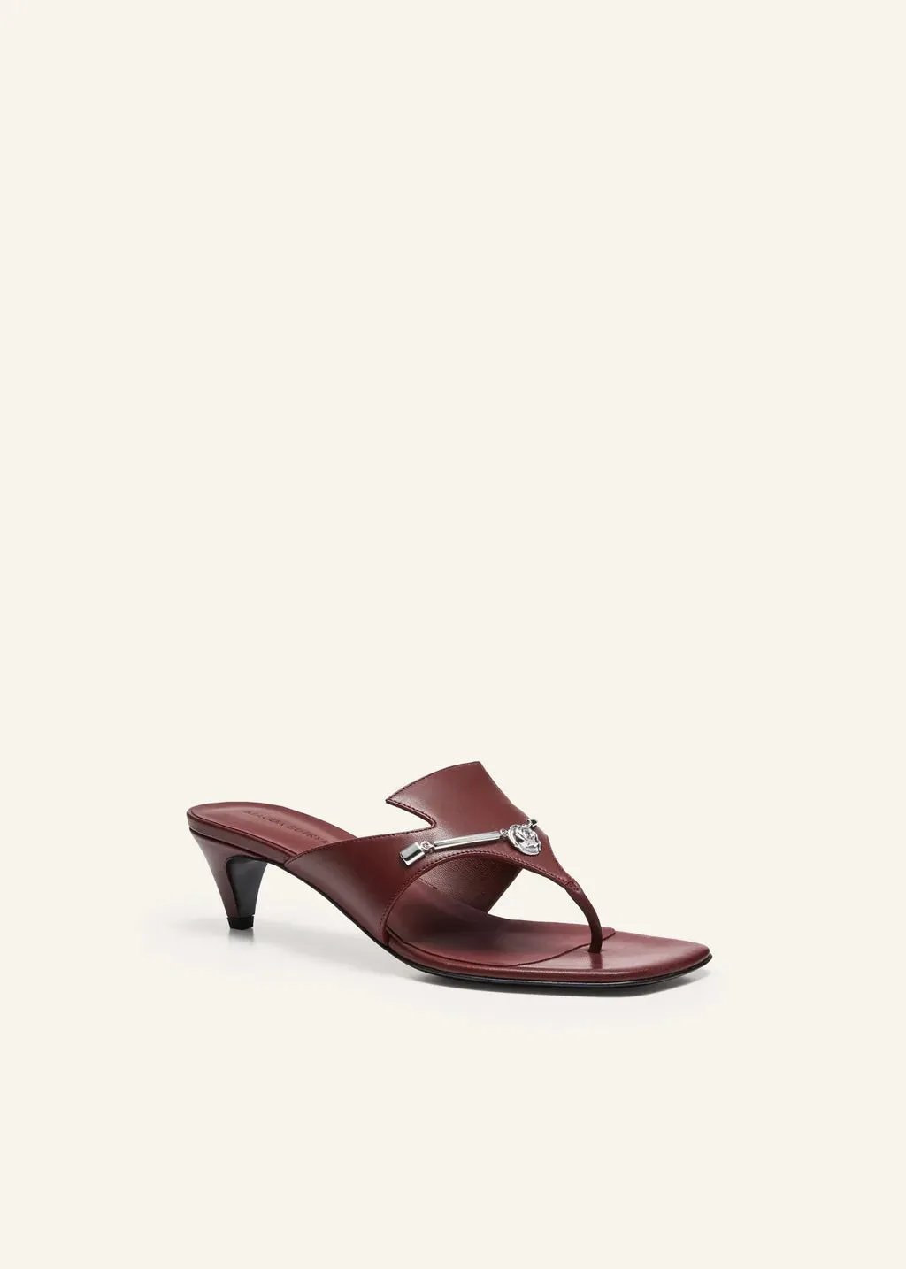 MAGDA BUTRY - Rose brooch thong sandals in burgundy leather