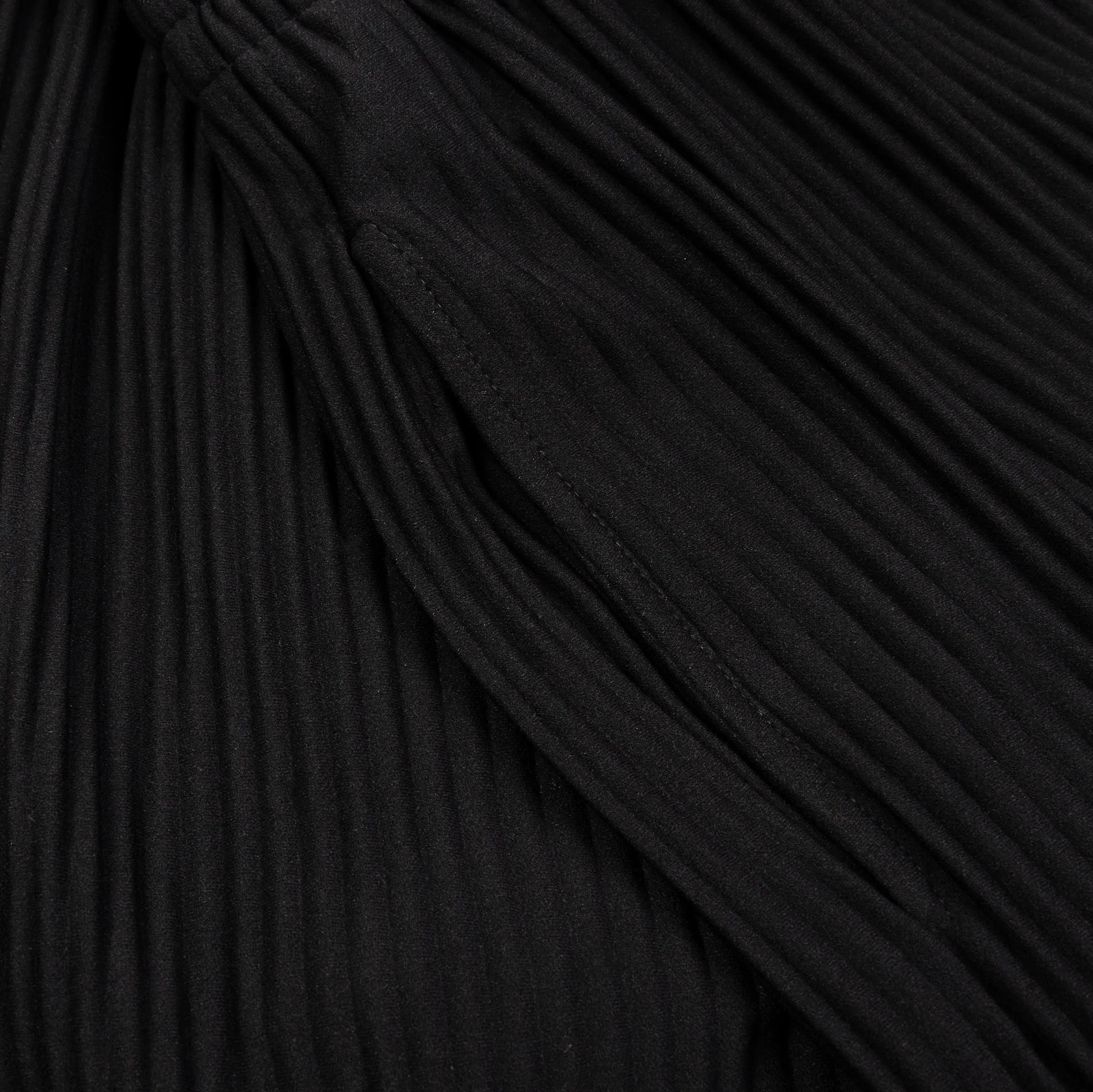 Pleated Fleece Womens Shorts (Black)