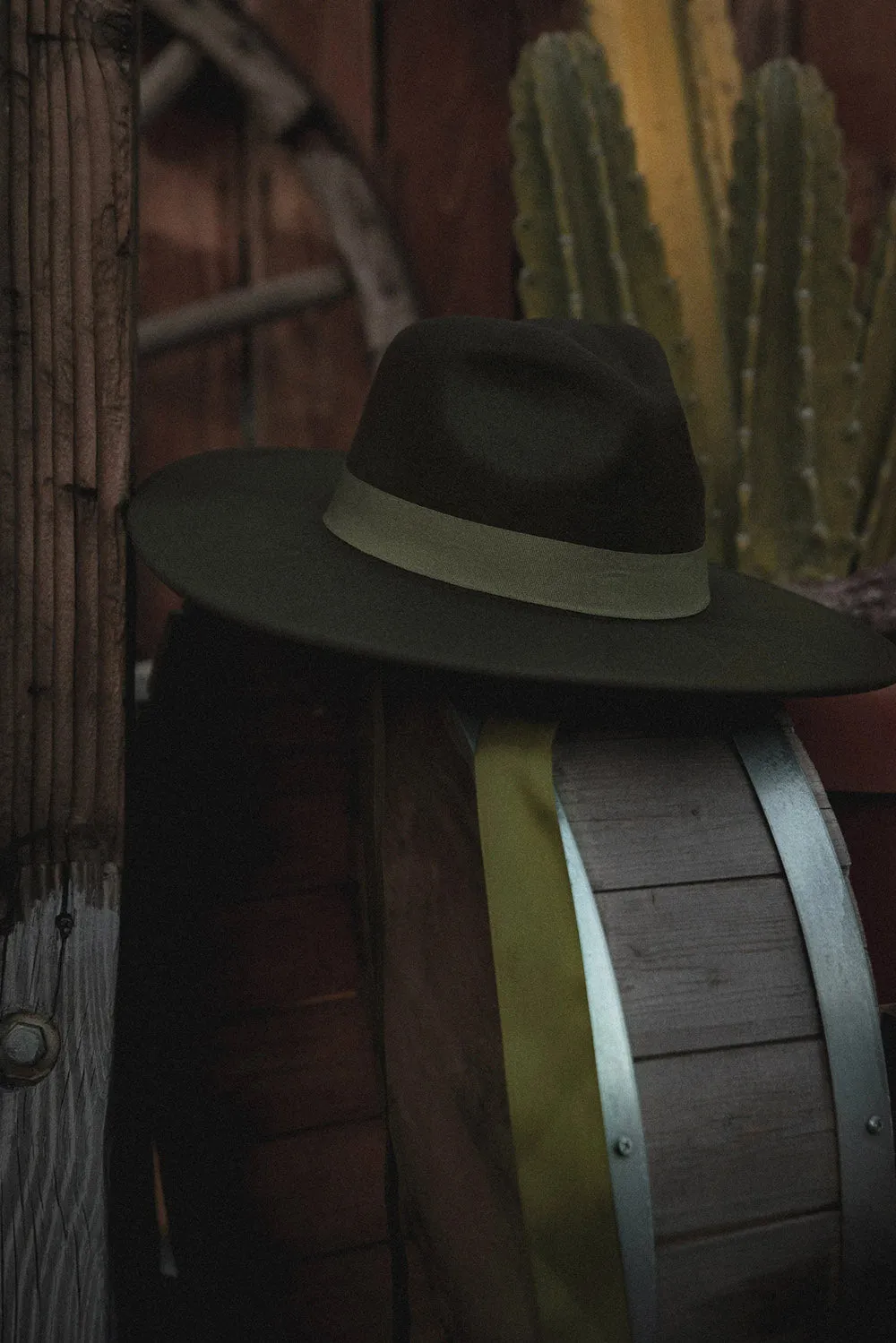 Veiled Hat [OLIVE GREEN]
